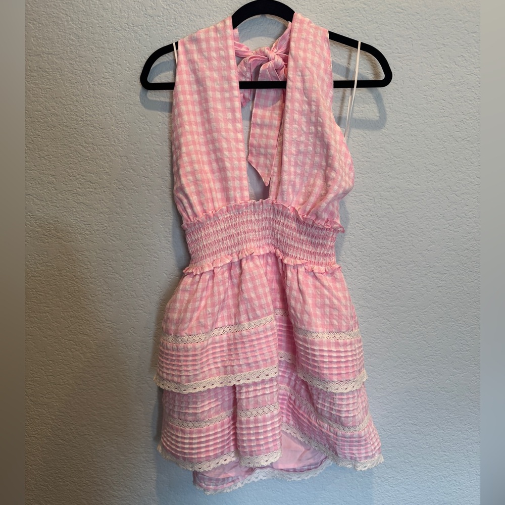 Dear Hannah | Day + Moon
Gingham Halter Dress | baby pink
Medium